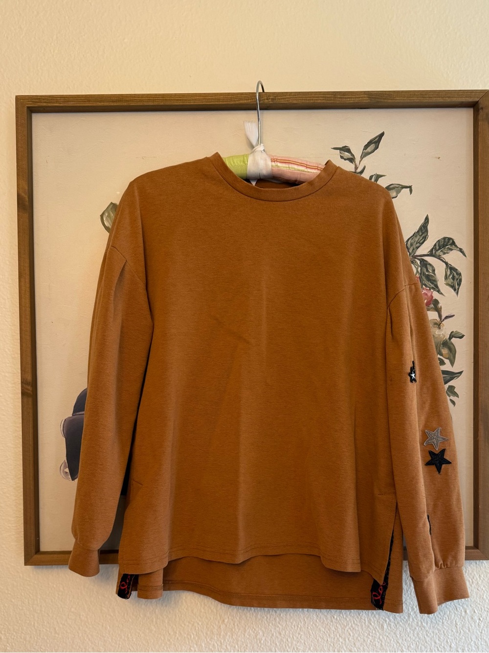 Women’s Crewneck Star Sleeve Sweater‎ in Rust
